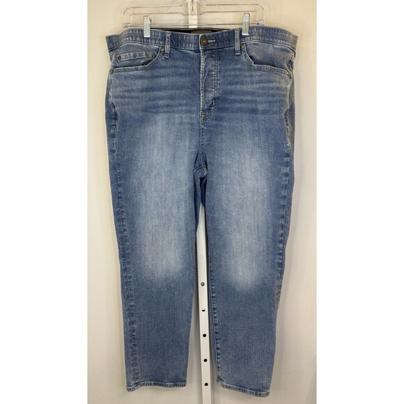 Torrid Women’s Jeans 16R Blue Stretch Denim Mid Rise Straight Leg Classic Fit - Picture 1 of 9